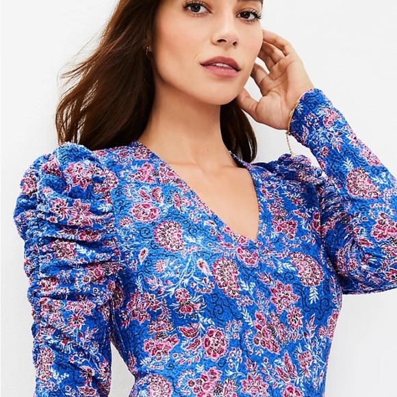 LOFT Tops - Loft Ann Taylor NWT XL Blue Shirred Puff Sleeve Floral Blouse Top
